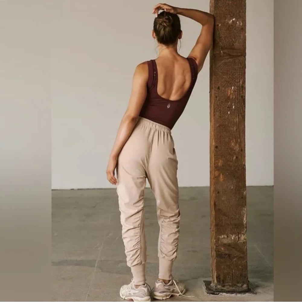 Free People Hot Shot Shirred Pants Small Beige Rematch NWT NEW FP MOVEMENT $78 - Picture 2 of 7